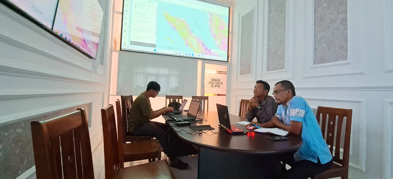 Pelatihan Penyegaran Penggunaan Global Forest Watch (GFW) untuk Kesatuan Pengelola Hutan (KPH) II