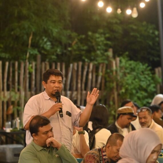 Salah seorang penanya turut aktif dalam forum diskusi cerita burung