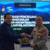 Penyerahan Plakat dari HAkA ke Polres Aceh Tengah