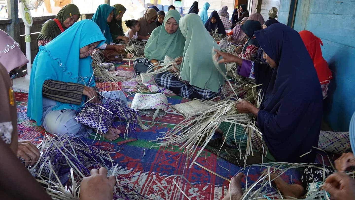 Kelompok Perempuan Nelayan Teluk Rumbia