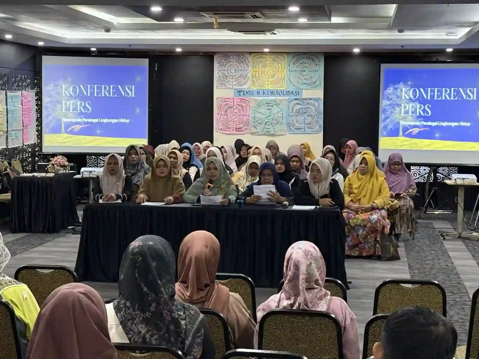 Flyer Forum Perempuan Paralegal