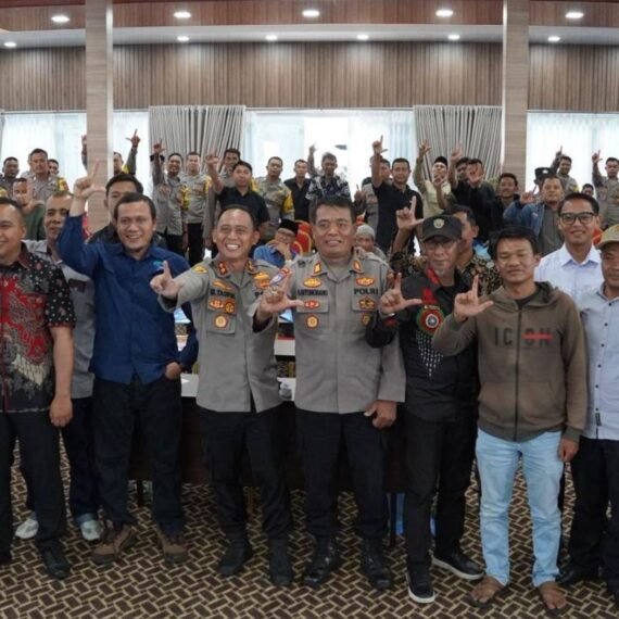 Foto Bersama seluruh peserta sosialisasi