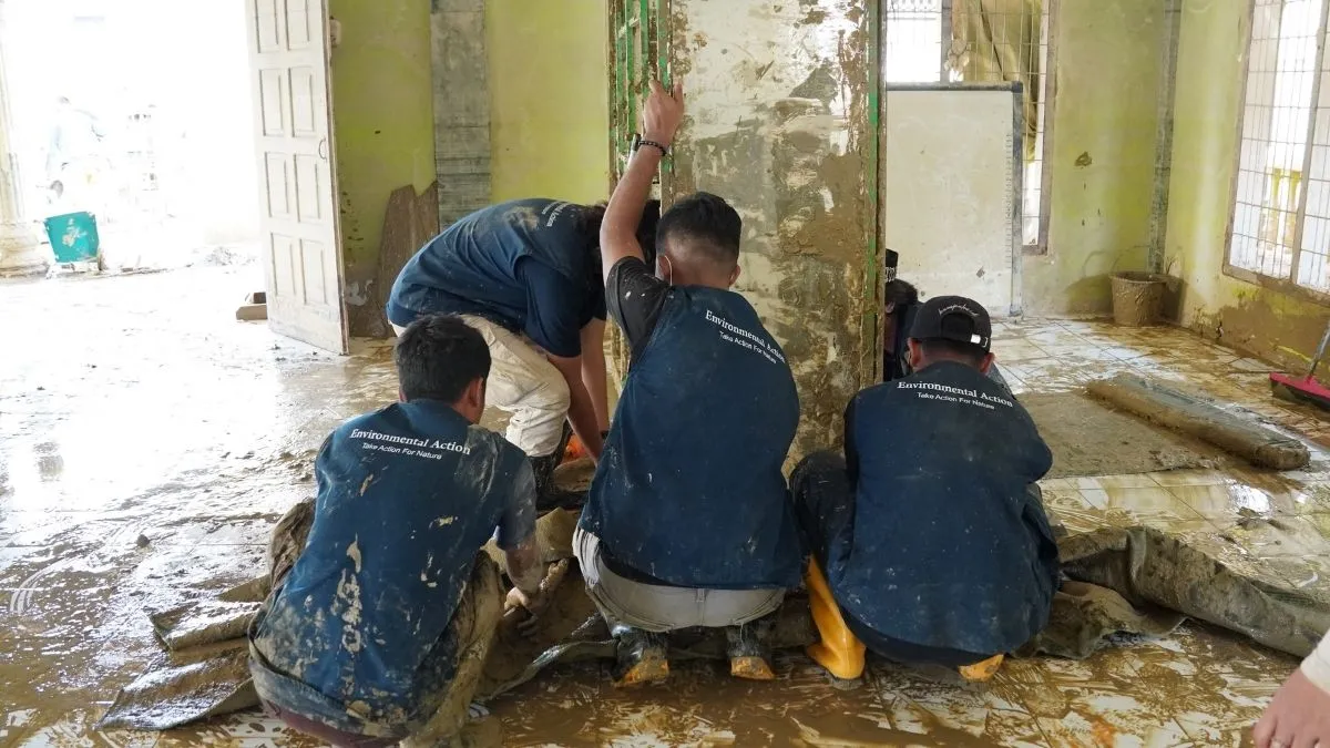 HAkA bersihkan Sekolah di Aceh Tamiang