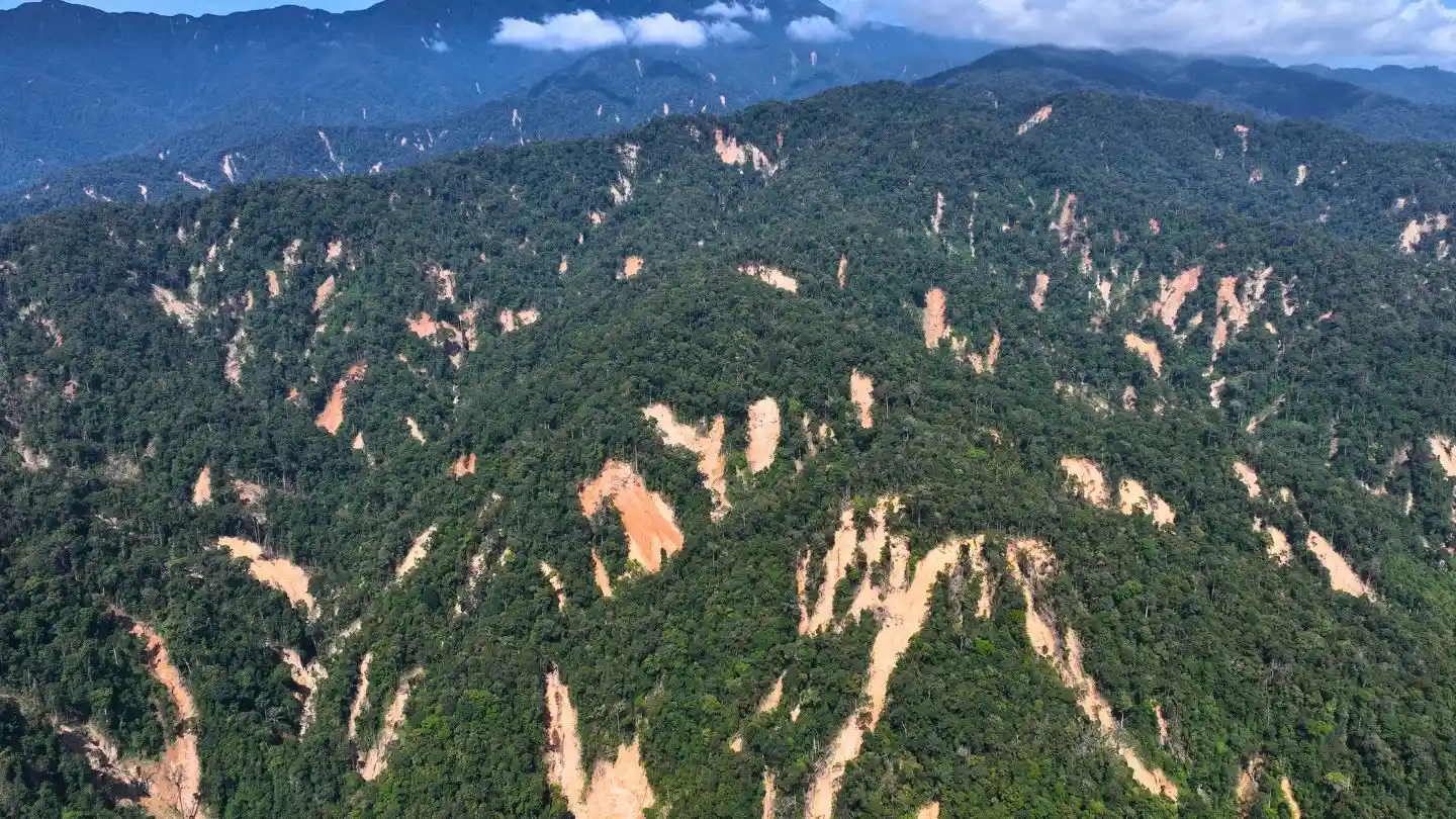 Longsor Paska Senyar Leles 7