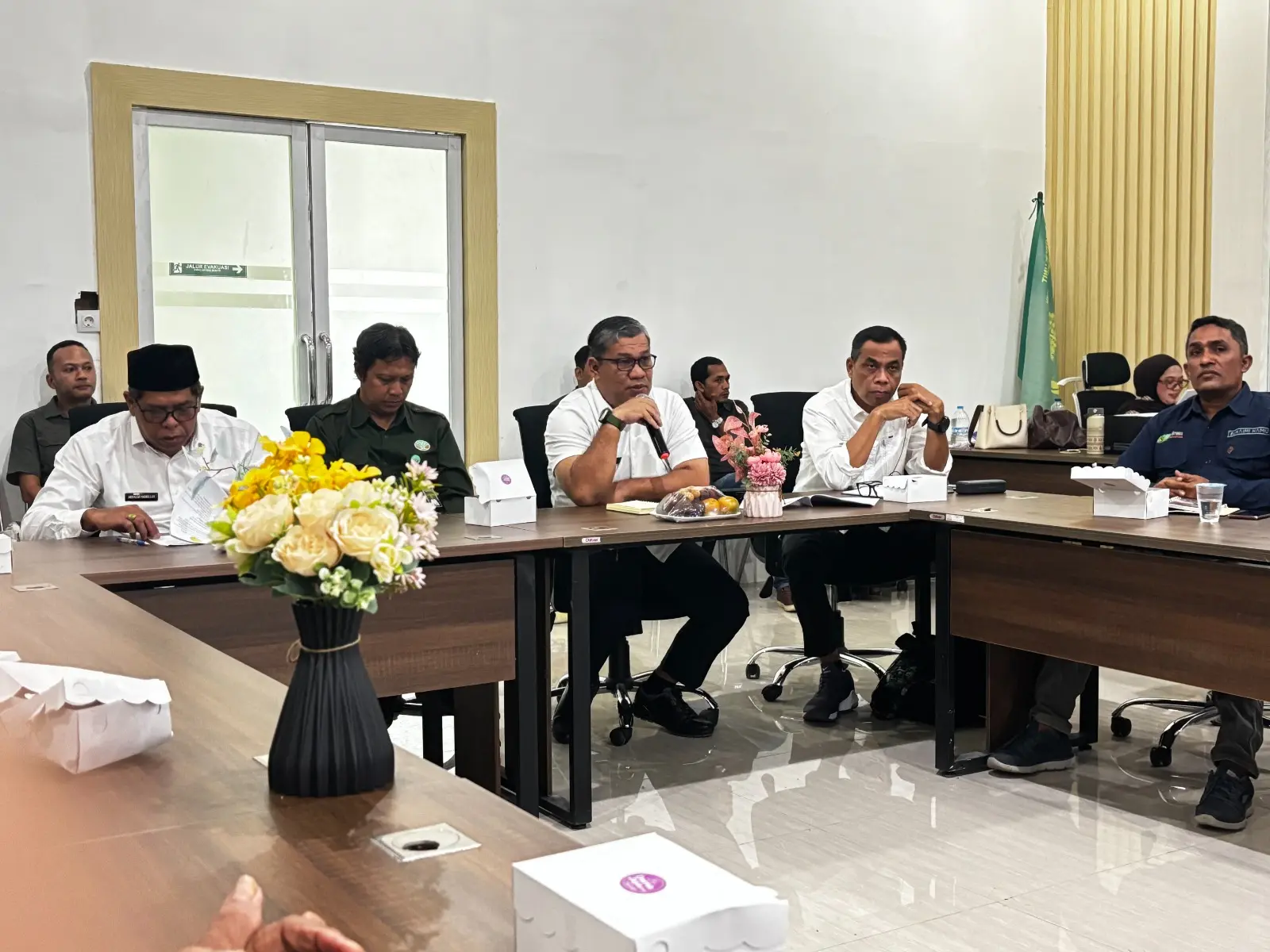 Asisten Gubernur BKSDA dan DLHK