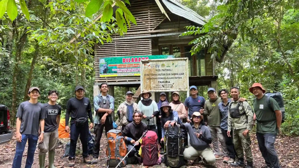 Foto Bersama HAkA dan UKM PA Leuser di Seulawah