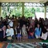 Kunjungan Daughter for Earth ke Lhok Batee Intan Abdya